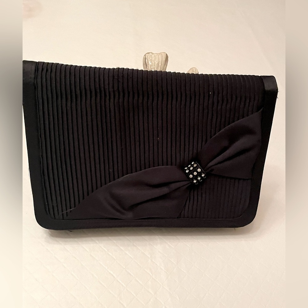 ⬇️ 26.00 ⬇️ Veneto black satin evening clutch with a satin corded strap.